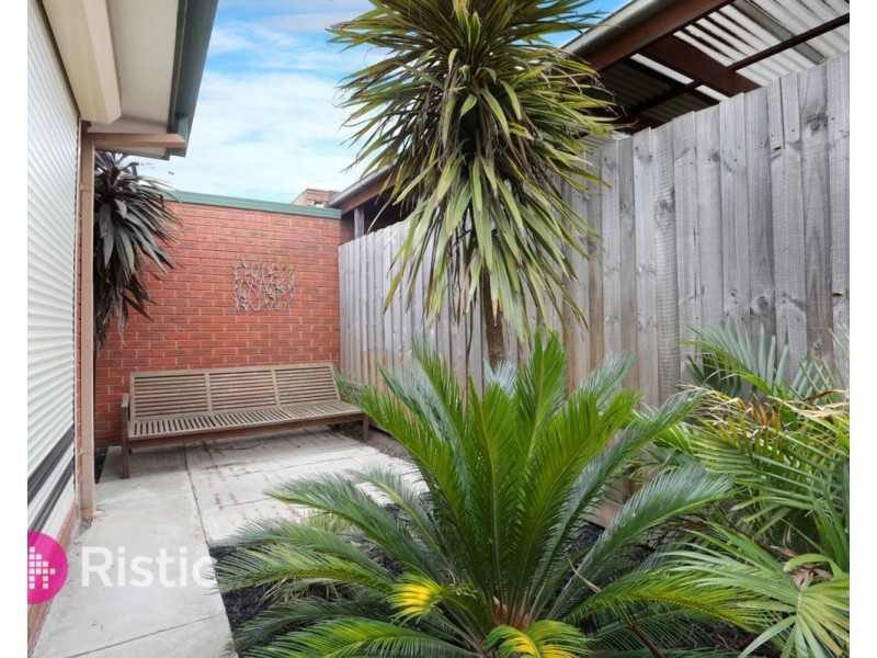2/68 Northumberland Drive, Epping VIC 3076