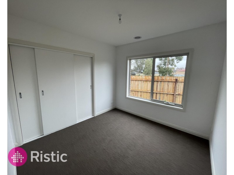 4/5 Tooth Court, Mill Park VIC 3082