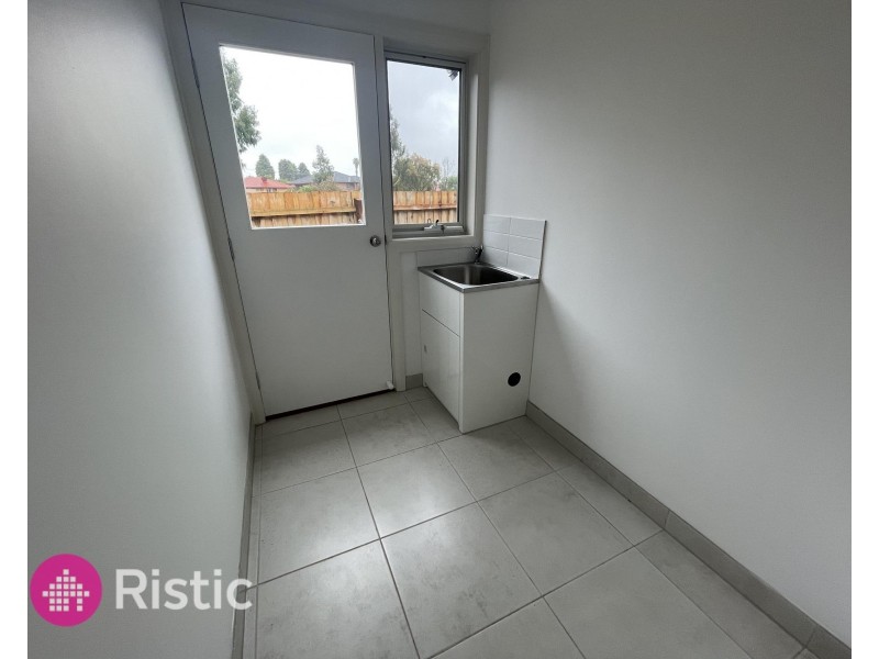 4/5 Tooth Court, Mill Park VIC 3082