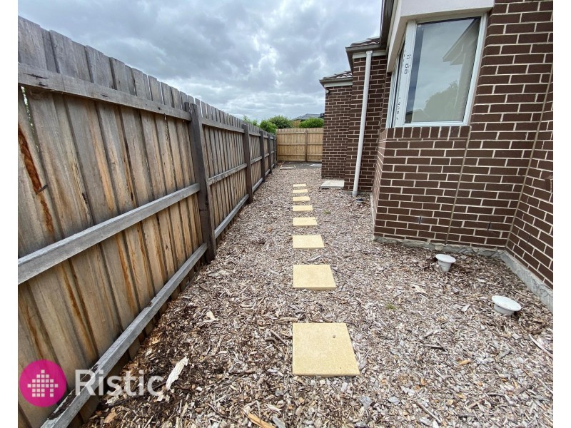 4/5 Tooth Court, Mill Park VIC 3082