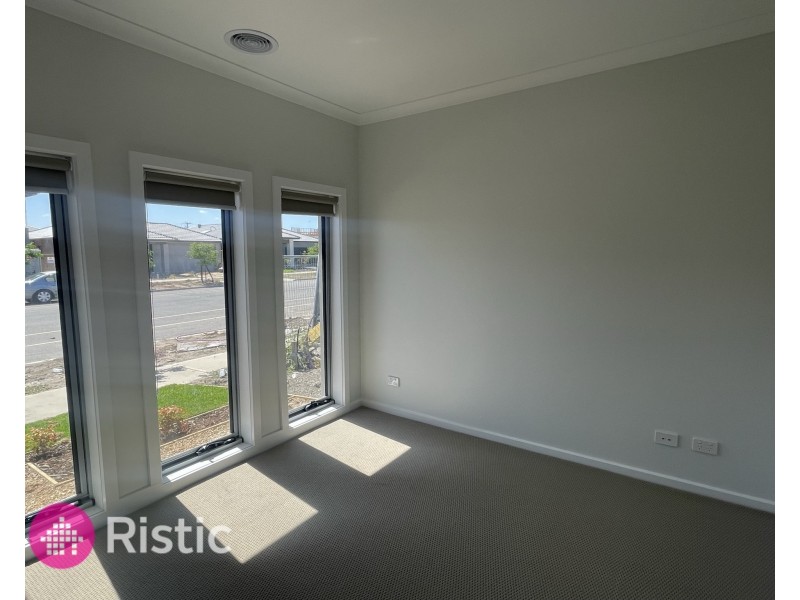 256 Toyon Road, Donnybrook VIC 3064