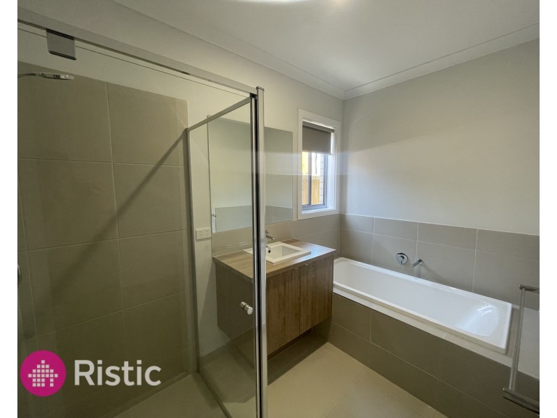 256 Toyon Road, Donnybrook VIC 3064