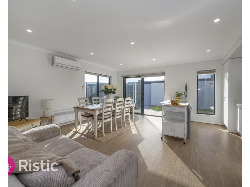 112 Highlander Drive, Craigieburn VIC 3064