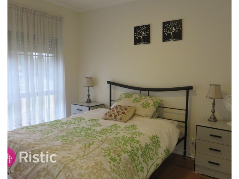 42 Appletree Drive, Mill Park VIC 3082