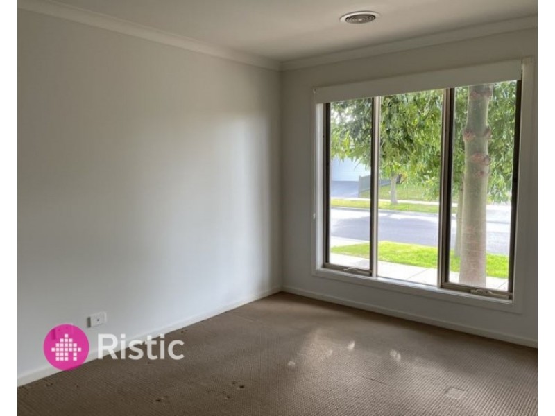 11 Cortona Grange, Mernda VIC 3754