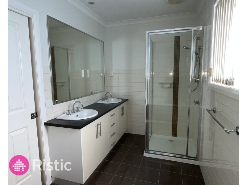 1/11 Payne Place, South Morang VIC 3752