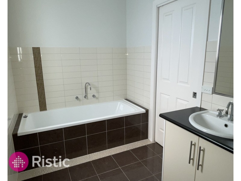 1/11 Payne Place, South Morang VIC 3752