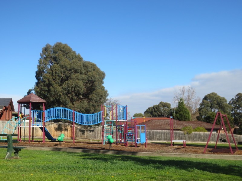 43 Strickland Avenue, Mill Park VIC 3082