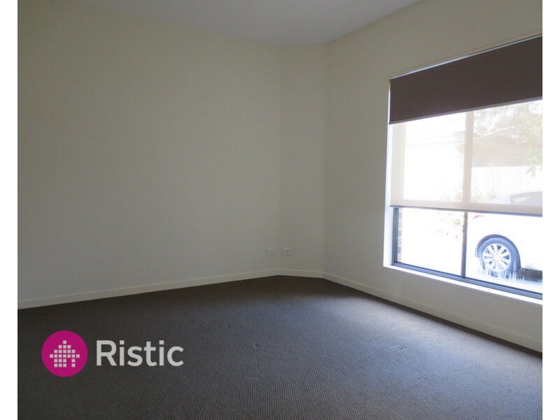 2/21 Ethel Avenue, Lalor VIC 3075
