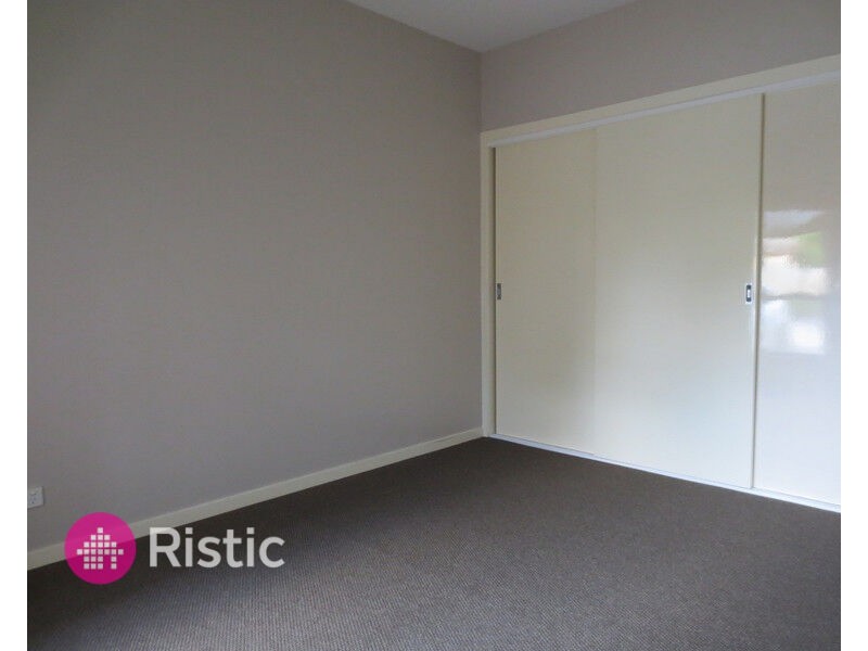 2/21 Ethel Avenue, Lalor VIC 3075