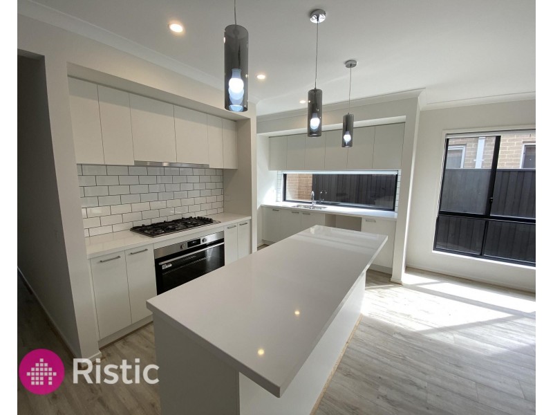 49 Catisfield Circuit, Donnybrook VIC 3064