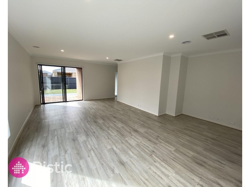 49 Catisfield Circuit, Donnybrook VIC 3064