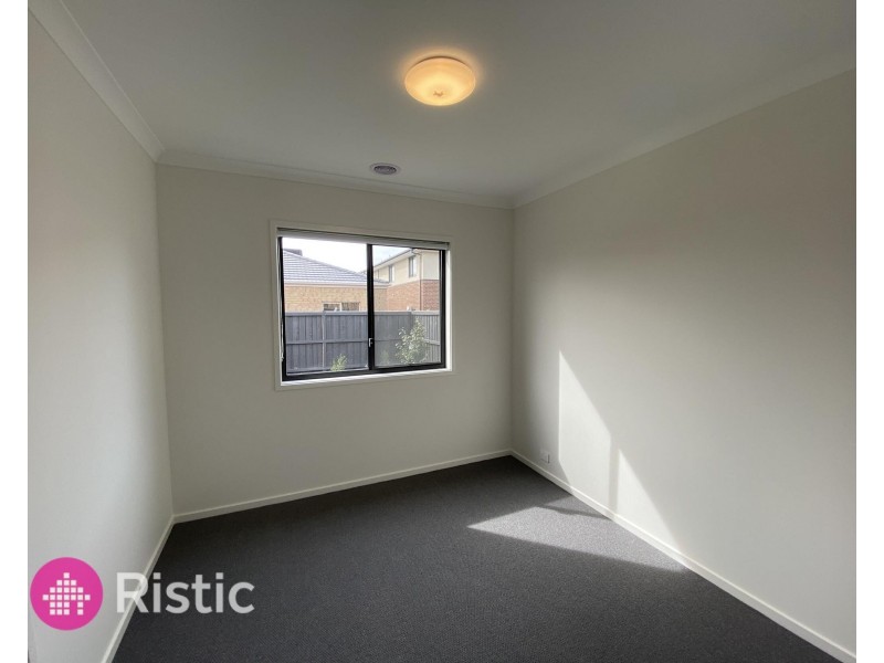 49 Catisfield Circuit, Donnybrook VIC 3064