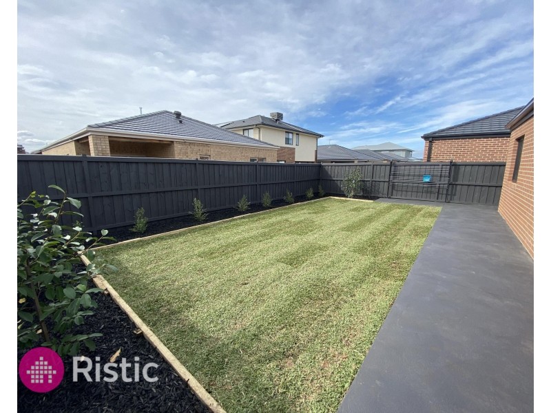 49 Catisfield Circuit, Donnybrook VIC 3064