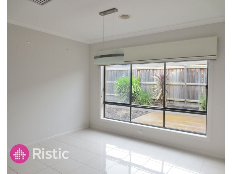 15 Breenview Place, Doreen VIC 3754