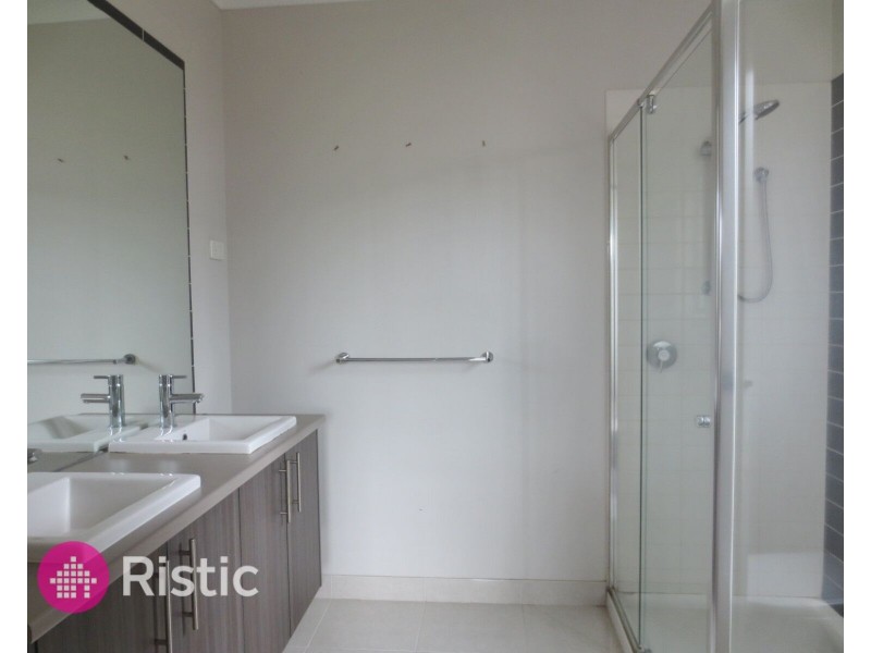 15 Breenview Place, Doreen VIC 3754