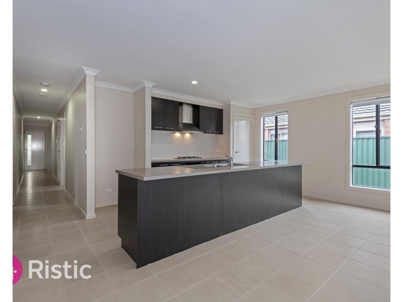 14 Coleridge Way, South Morang VIC 3752