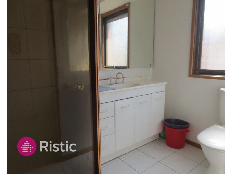 8 Tatlow Drive, Epping VIC 3076
