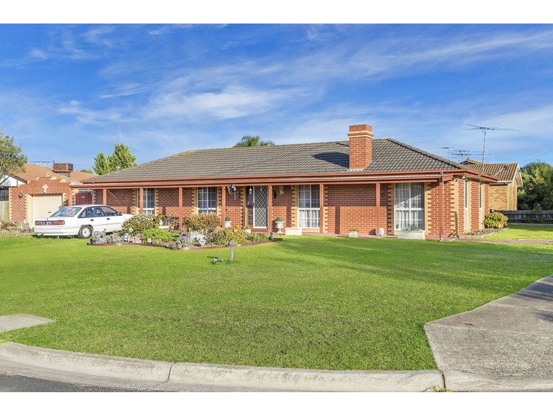 69 Gillingham Crescent, Craigieburn VIC 3064