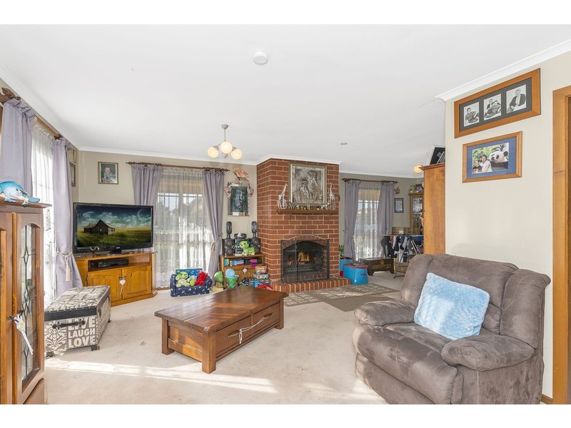 69 Gillingham Crescent, Craigieburn VIC 3064