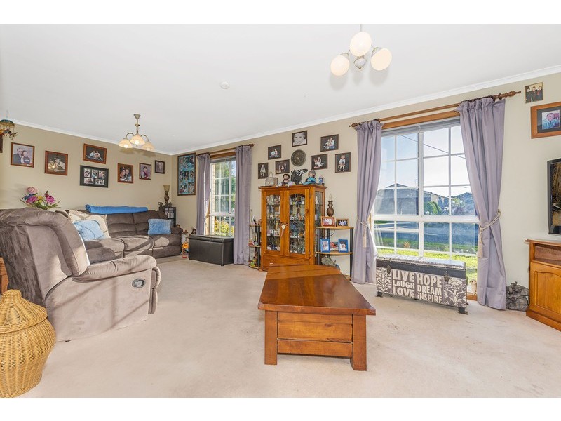 69 Gillingham Crescent, Craigieburn VIC 3064