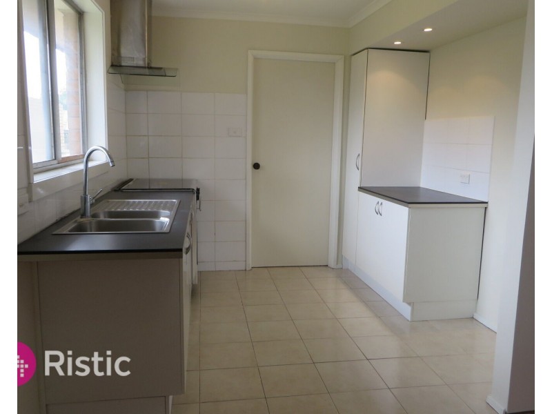 28 Buckmaster Drive, Mill Park VIC 3082