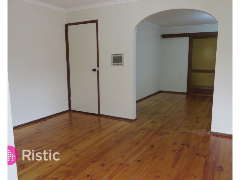 28 Buckmaster Drive, Mill Park VIC 3082