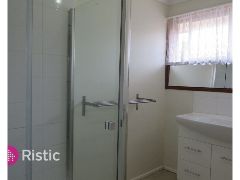 28 Buckmaster Drive, Mill Park VIC 3082