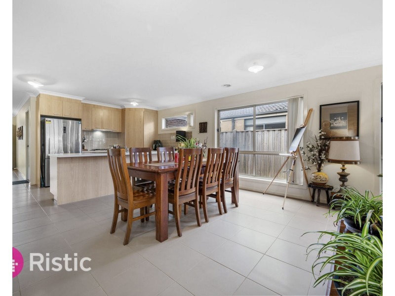 4 Ethan Road, Point Cook VIC 3030