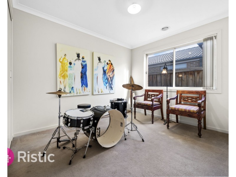 4 Ethan Road, Point Cook VIC 3030