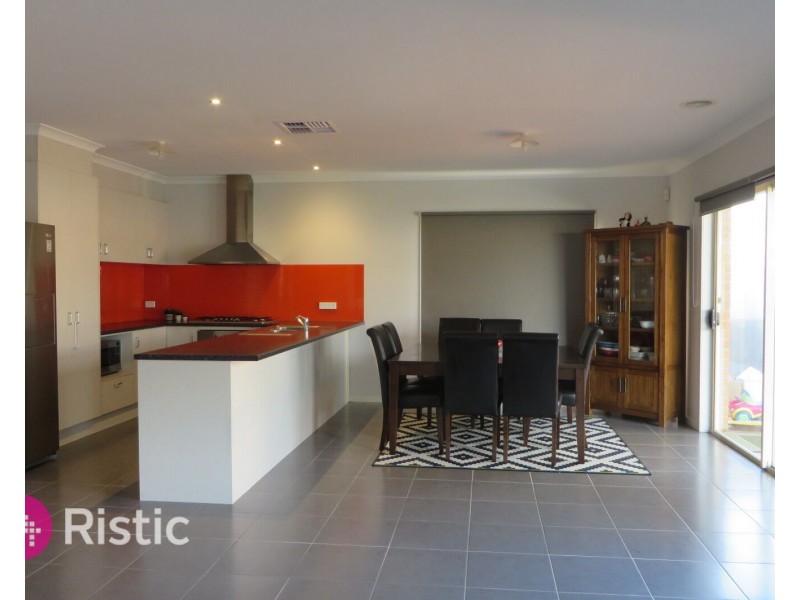 5 Panton Gap Drive, South Morang VIC 3752