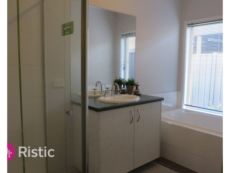 5 Panton Gap Drive, South Morang VIC 3752