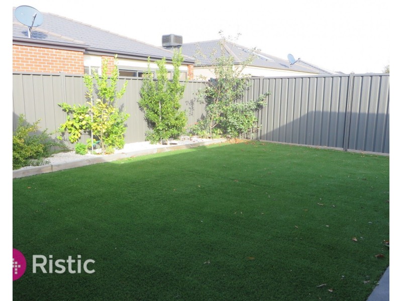 5 Panton Gap Drive, South Morang VIC 3752