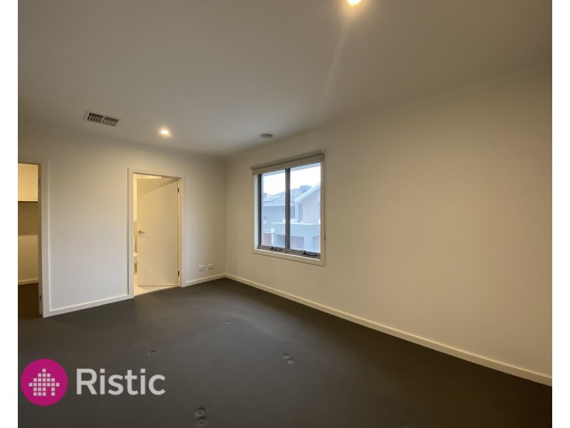 13/37 Gordons Road, South Morang VIC 3752