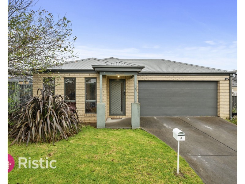 3 Doonie Way, Pakenham VIC 3810