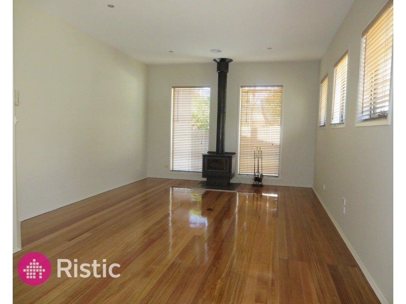 1 Woodlands Grove, Bundoora VIC 3083