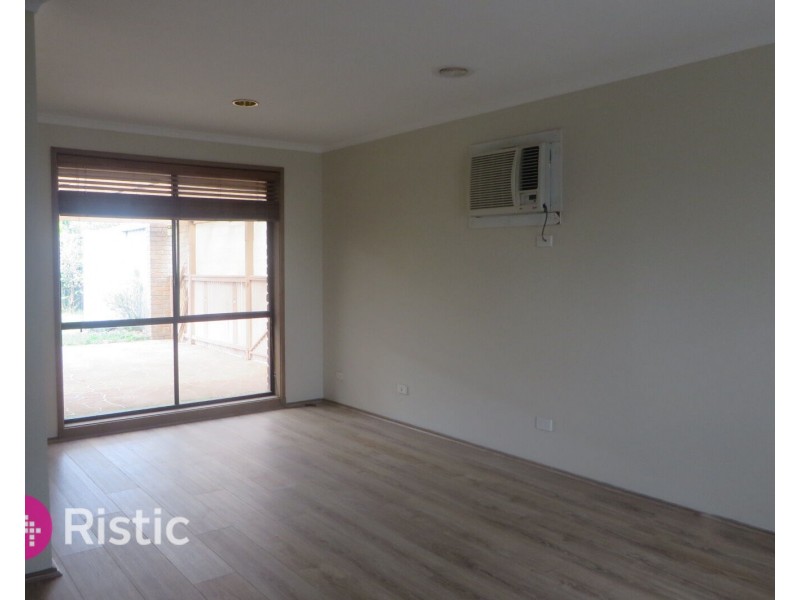 103 Centenary Drive, Mill Park VIC 3082