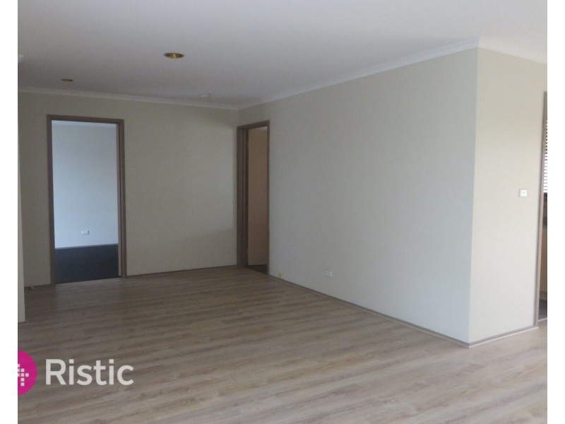 103 Centenary Drive, Mill Park VIC 3082