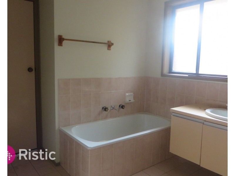 103 Centenary Drive, Mill Park VIC 3082