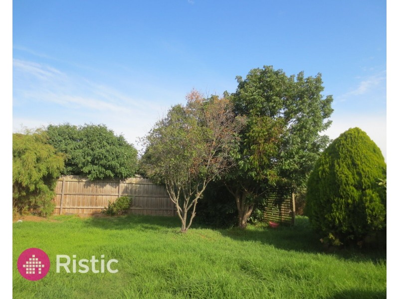 103 Centenary Drive, Mill Park VIC 3082