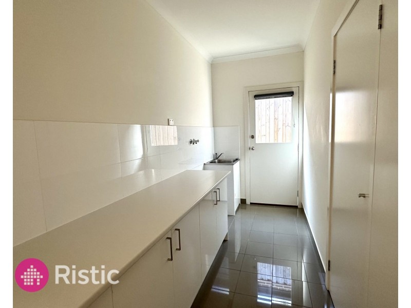 4 Bergamot Way, South Morang VIC 3752