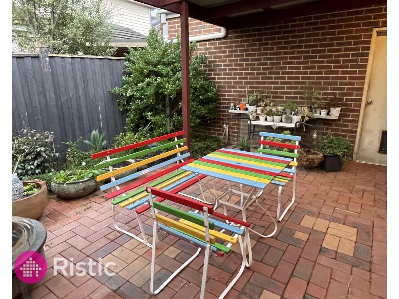 2/5 Delacombe Drive, Mill Park VIC 3082