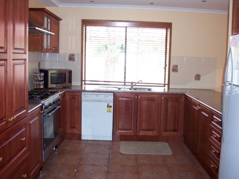 5 Fishburn Court, Mill Park VIC 3082