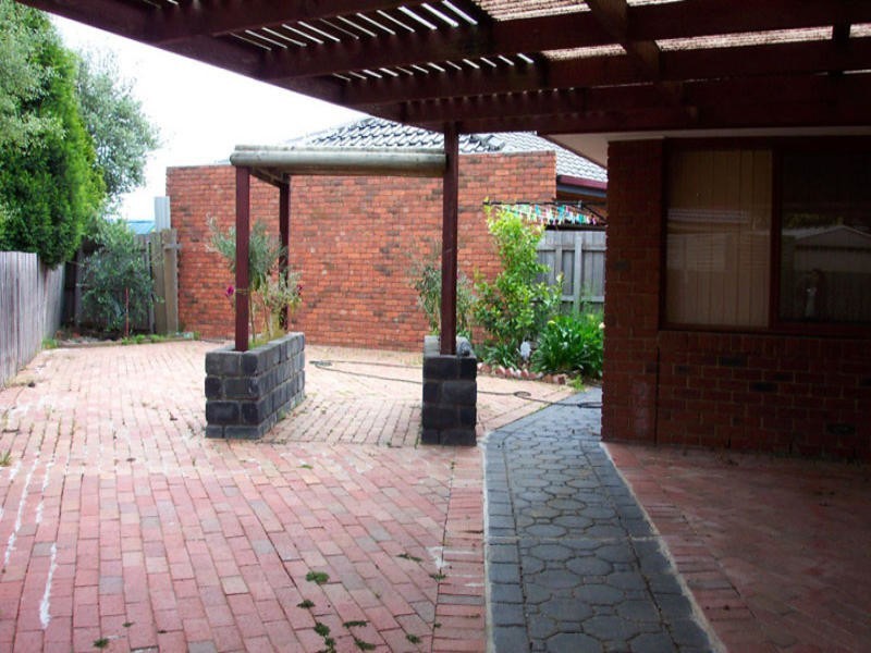 5 Fishburn Court, Mill Park VIC 3082