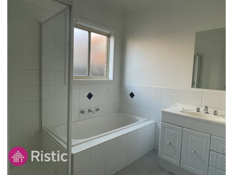 1/22 Hawkes Drive, Mill Park VIC 3082