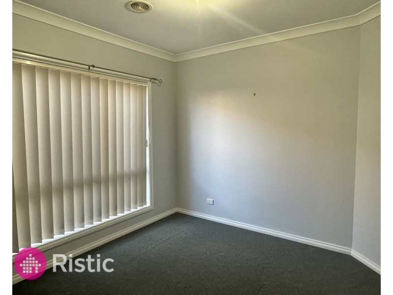 1/22 Hawkes Drive, Mill Park VIC 3082