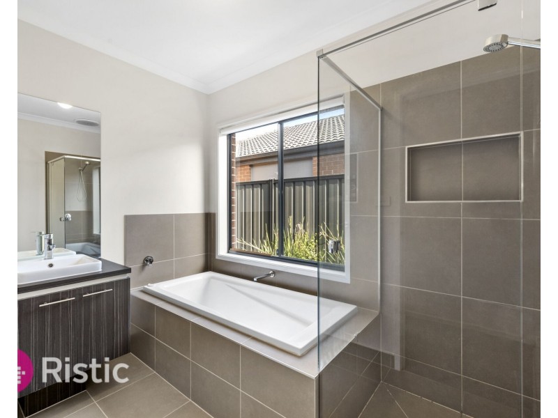 29 Springbank Road, Wollert VIC 3750