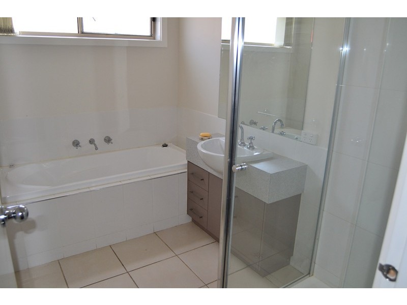 2 Treeview Drive, South Morang VIC 3752