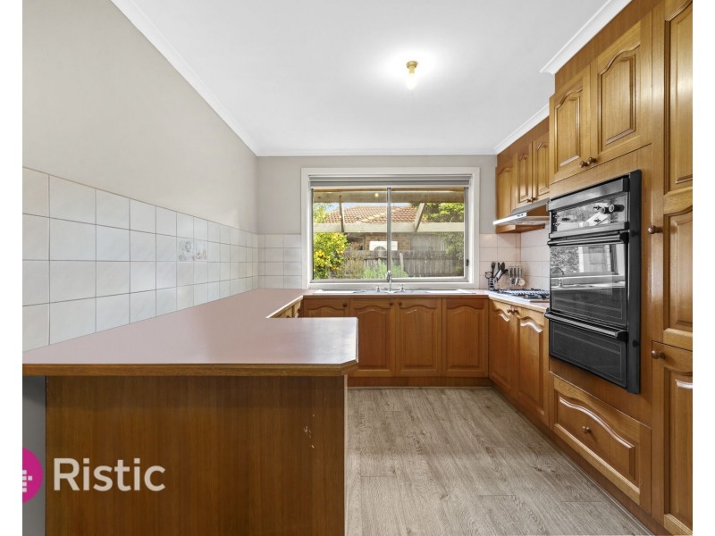 1/7 Lukin Court, Mill Park VIC 3082