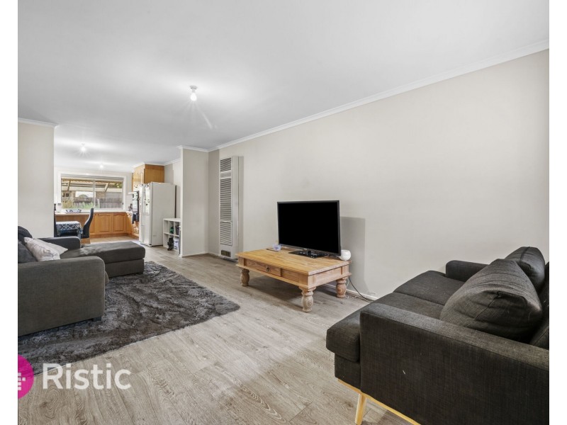 1/7 Lukin Court, Mill Park VIC 3082